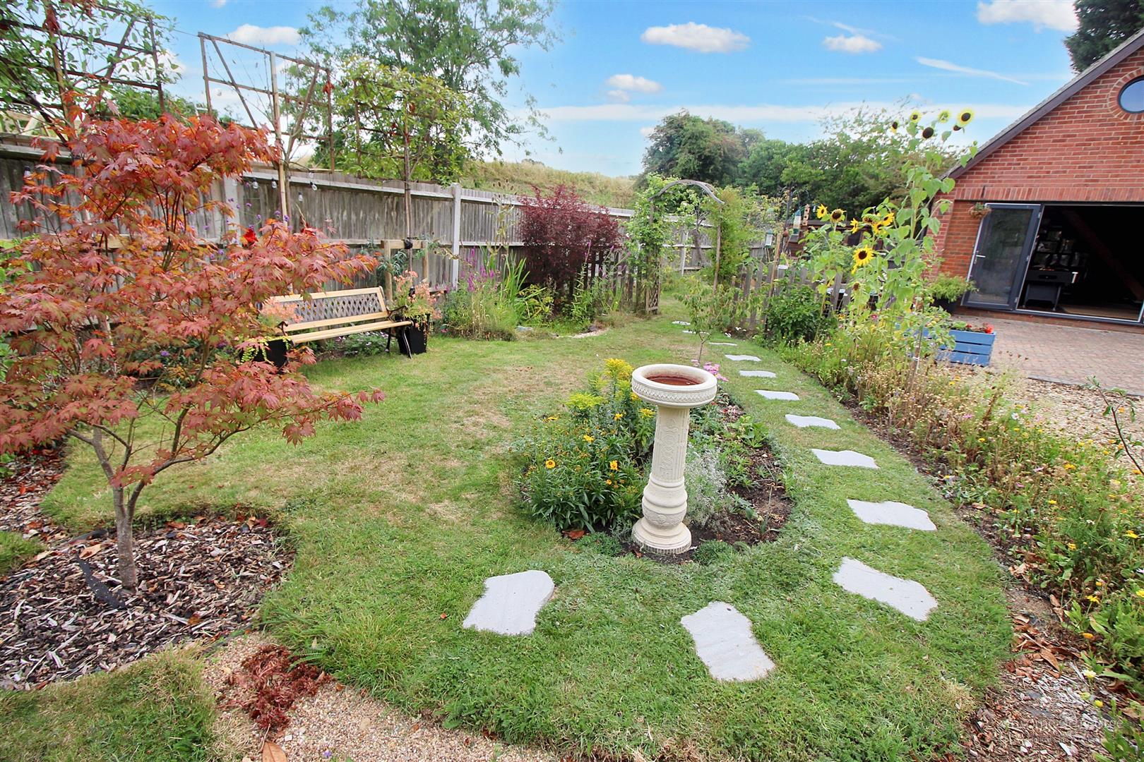 Glenwood Drive, Tilehurst, Reading